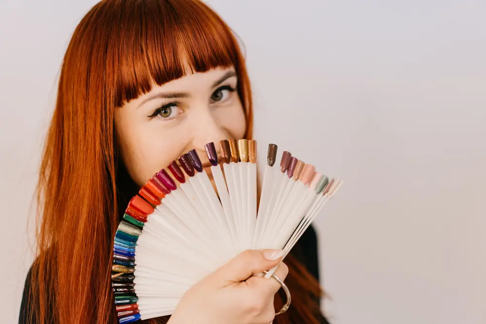 Colores de pelo que rejuvenecen en 2026: los tonos que más favorecen según tu edad y tono de piel